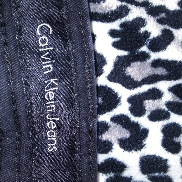 CALVIN KLEIN size 4 Skinny Crop Jeans - Picture 3 of 3